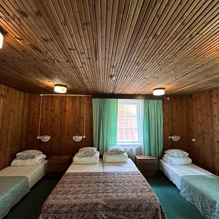 Oravapesa Guest House Haademeeste Ngoại thất bức ảnh